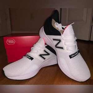 New Balance Women's Fresh Foam Roav Running Shoe